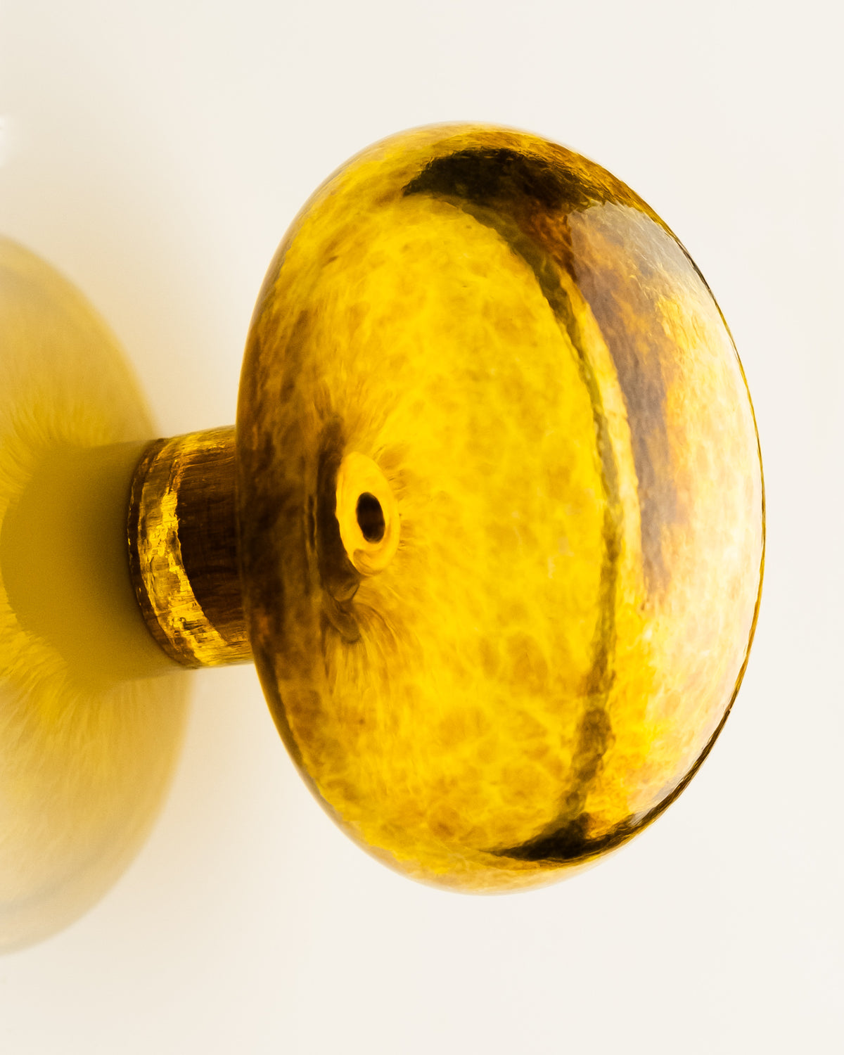Yantar Knob